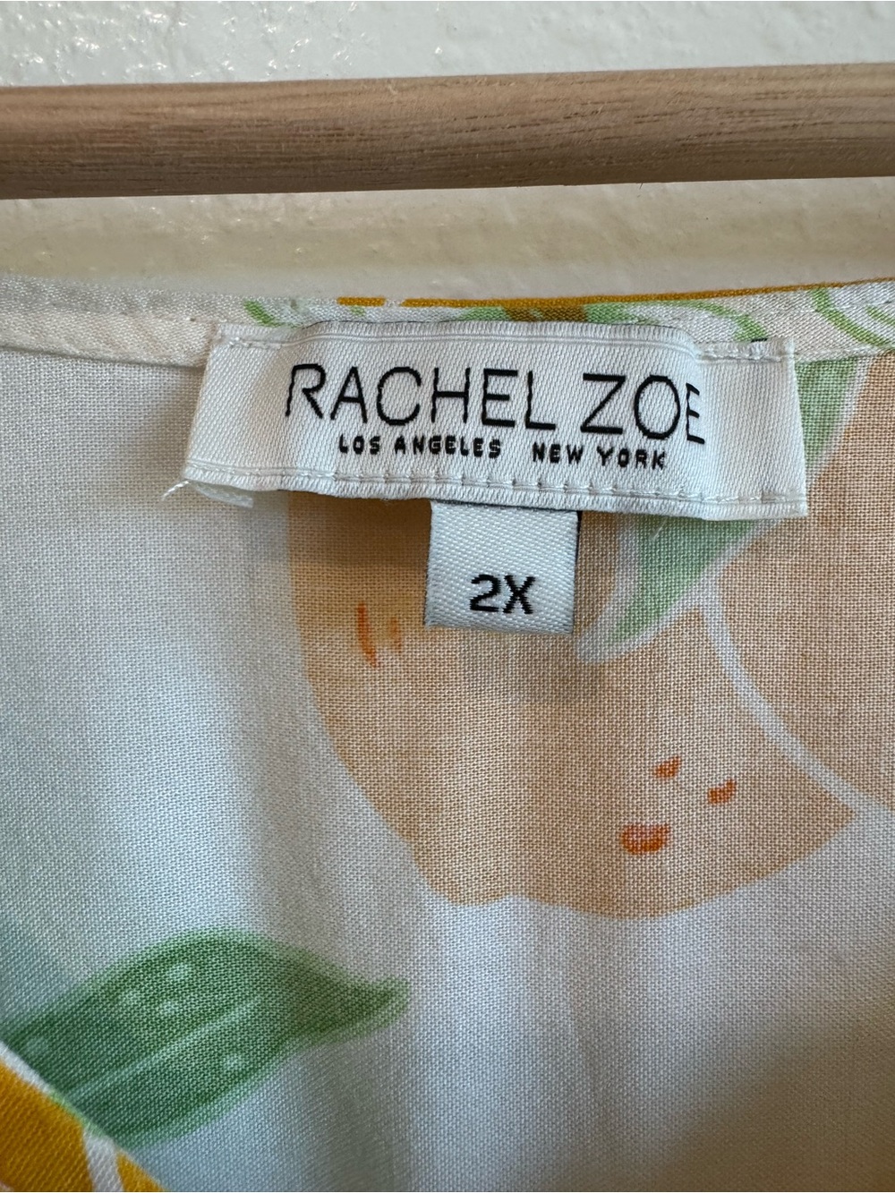 Rachel Zoe White Lemon-Print V-Neck Ruffle Sleeve Blouse 🌿🍋 Size 2X - Picture 2 of 8